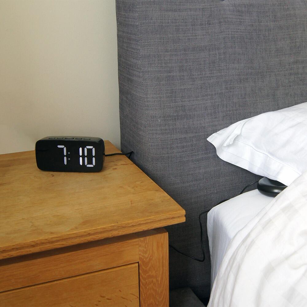 Easy To See Alarm Clock With Vibration Alarm Pad