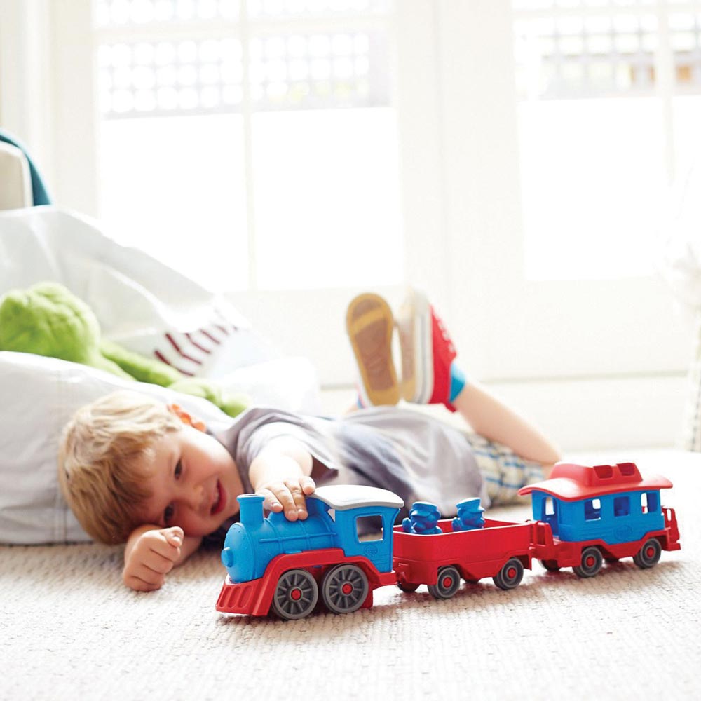 Toy Train With 2 Carriages, Made From 100% Recycled Plastic