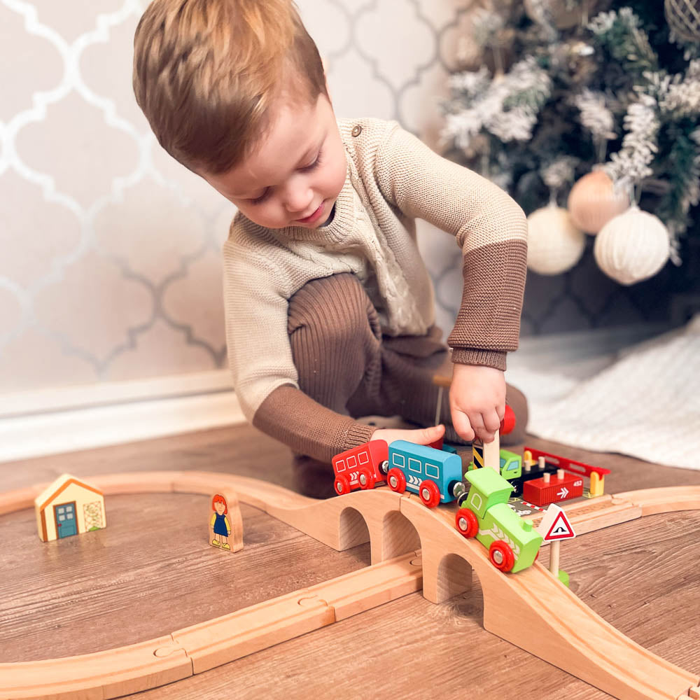 Bigjigs Toys Wooden Figure of Eight Train Set - 27 Pieces