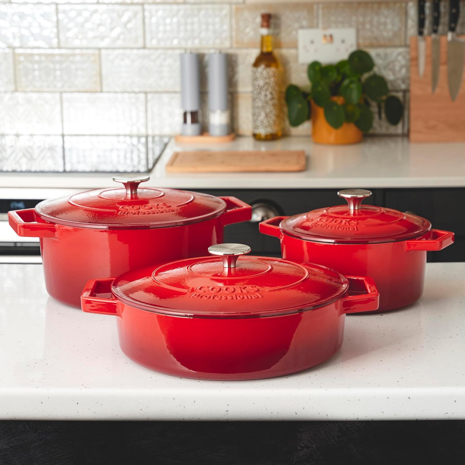 Cast Iron Casserole Set Of 3 20 Cm 26cm & 28cm / 2.8l 4.3l & 5.8l Dishes Oven Proof Enamelled Cast Iron Pans With Lids | Red