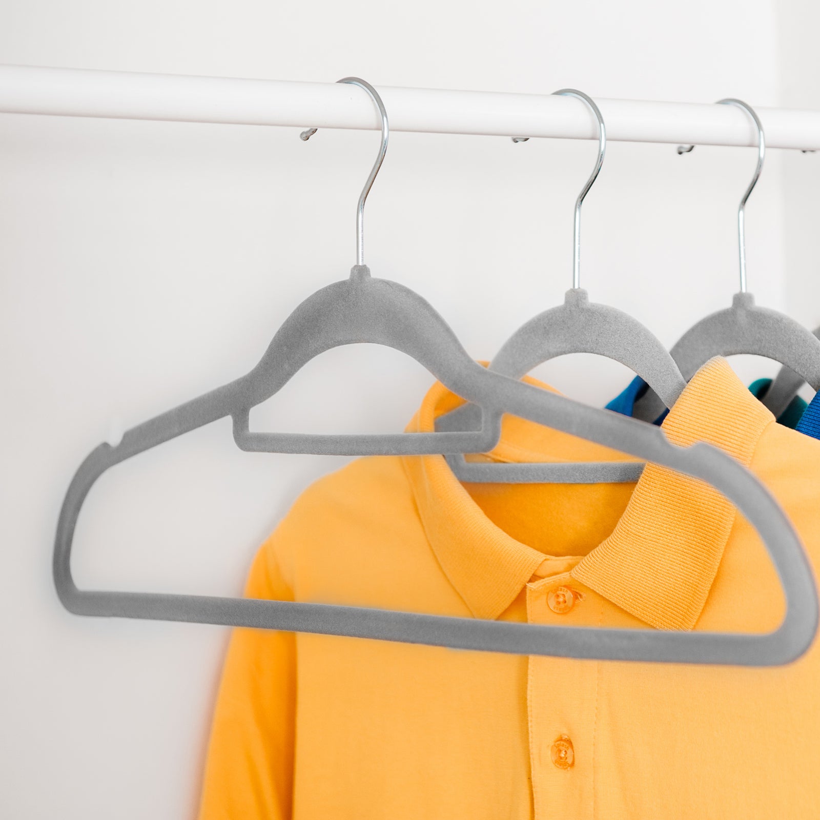 Livivo 50pc Velvet Hangers - Grey