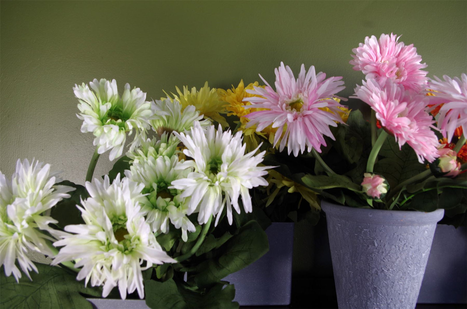 33cm Artificial Potted Daisy Pink